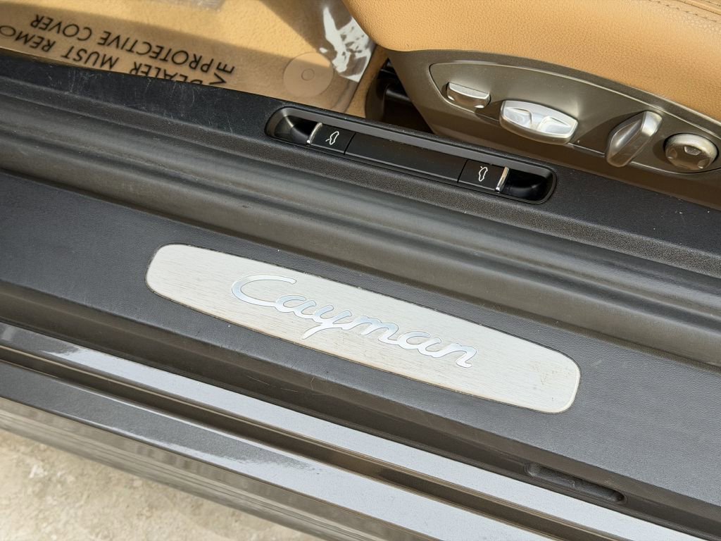 Used 2014 Porsche Cayman w/ Infotainment Package image 24
