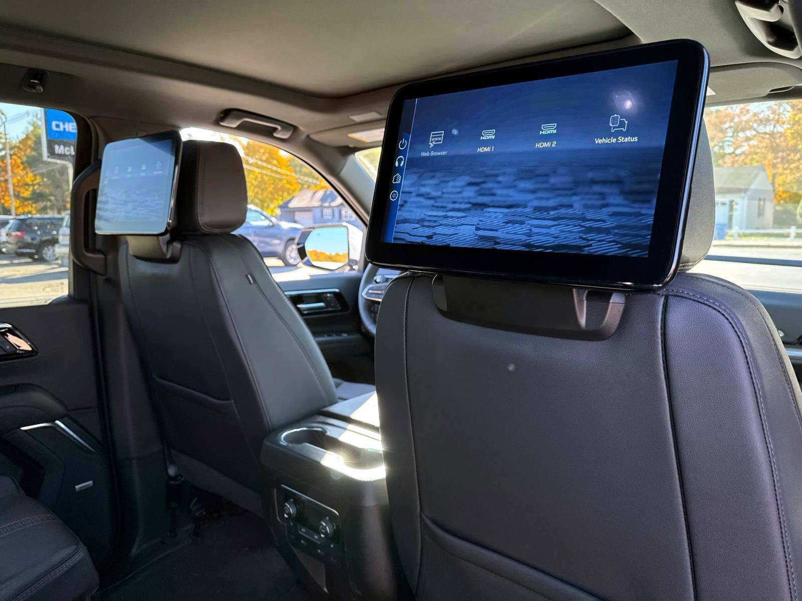 New 2026 Chevrolet Suburban High Country image 9