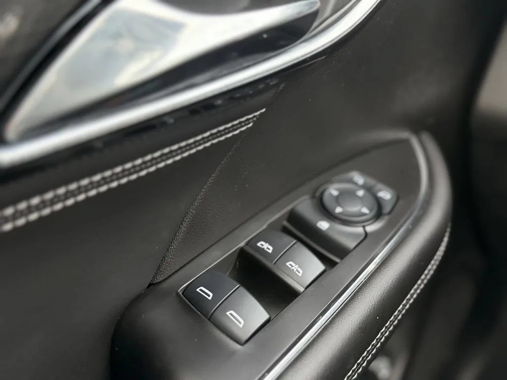 Used 2022 Buick Envision Preferred FWD image 9