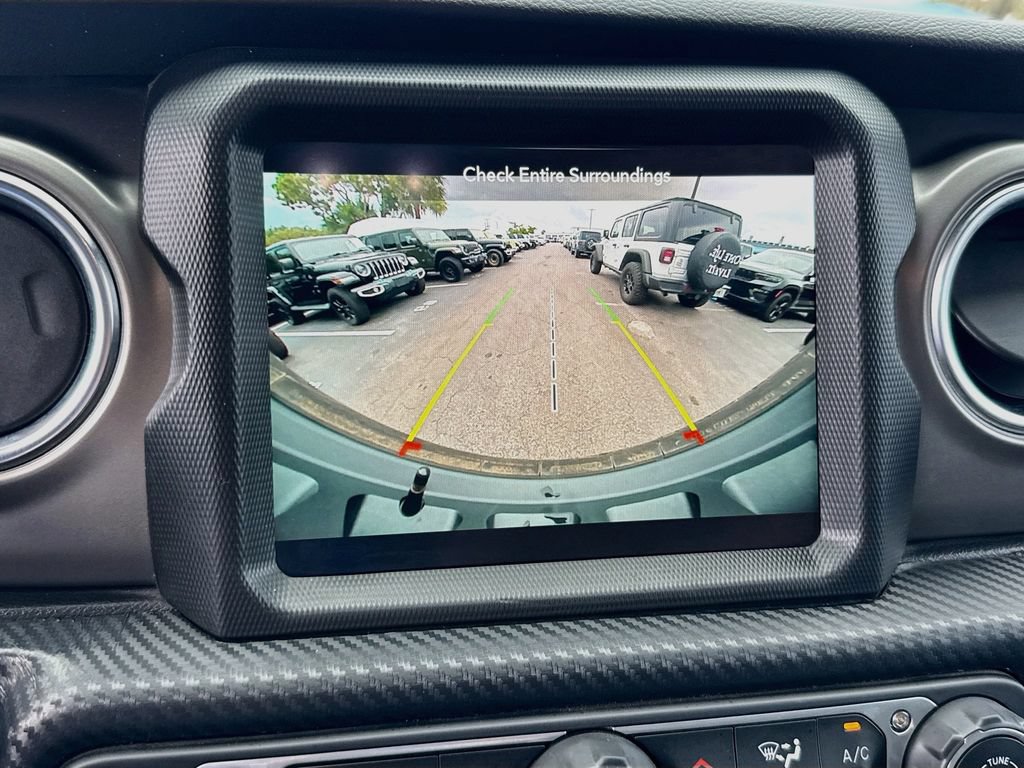 Used 2022 Jeep Wrangler Unlimited Rubicon 4xe AWD/4WD image 15