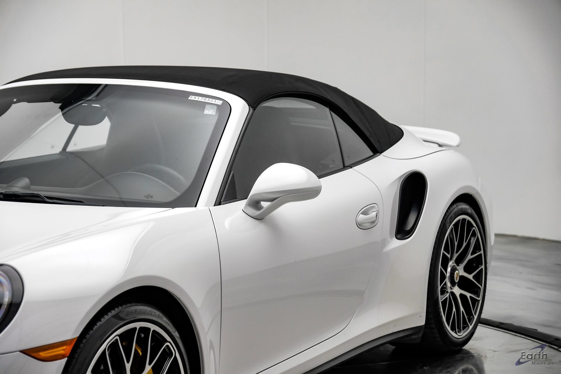 Used 2016 Porsche 911 Turbo S AWD/4WD image 33