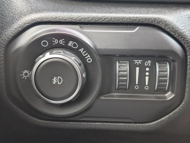 Used 2018 Jeep Wrangler Unlimited Sport S AWD/4WD image 22