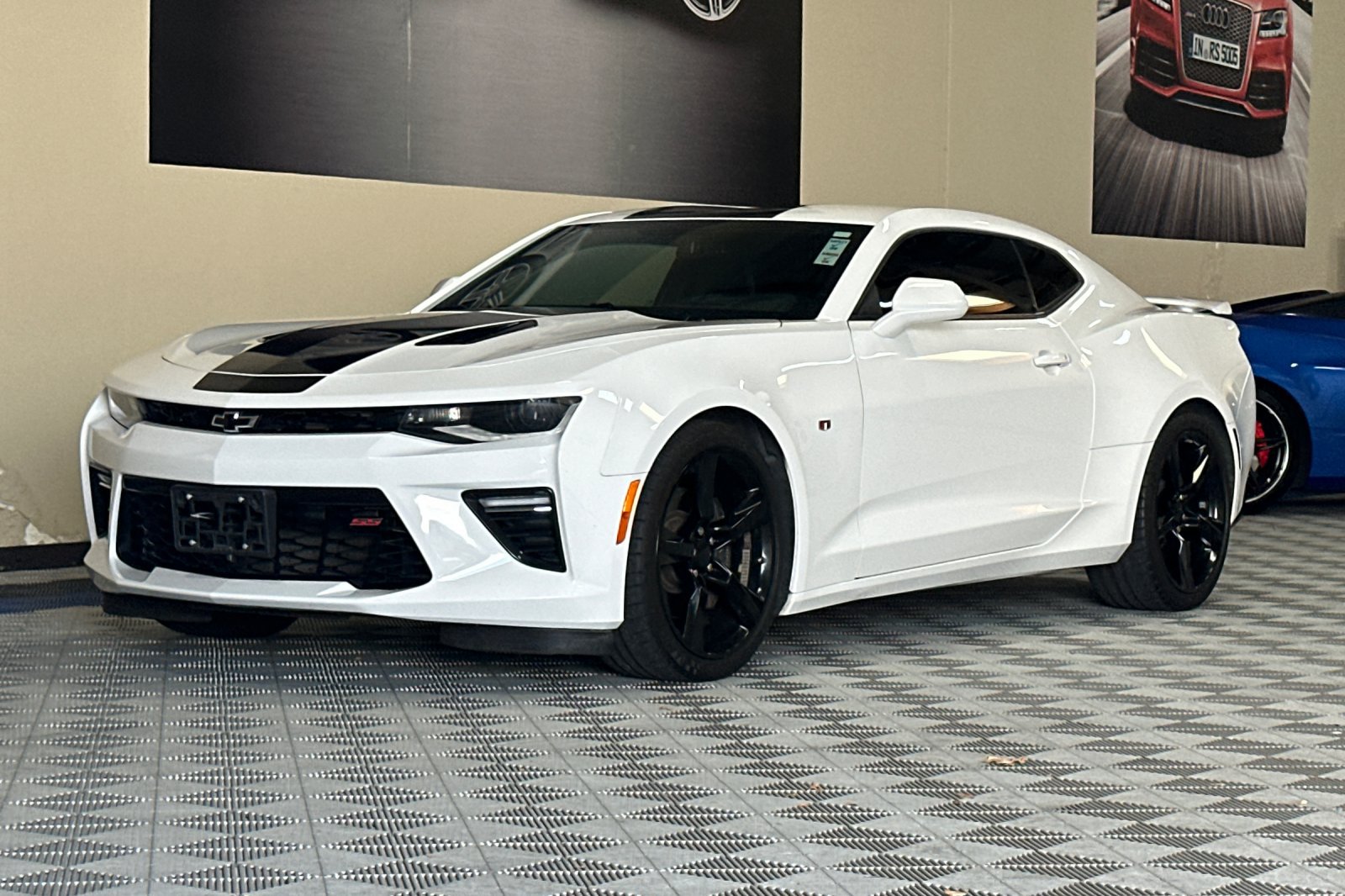 Used 2017 Chevrolet Camaro SS RWD image 8