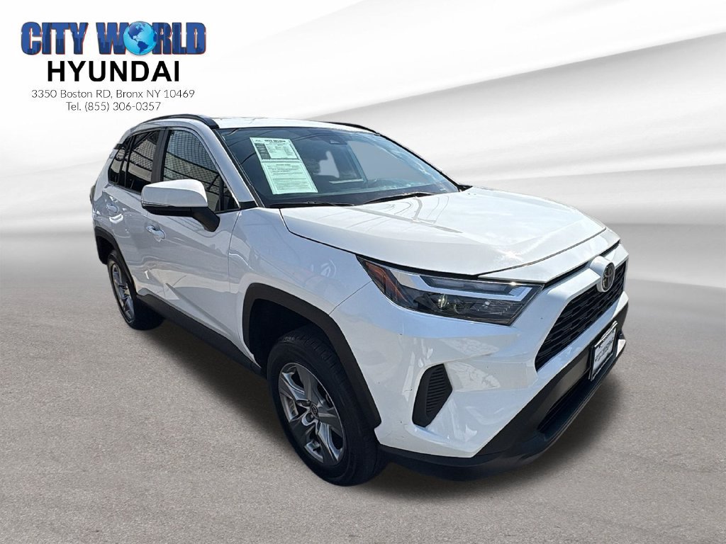 Used 2024 Toyota RAV4 XLE FWD image 7