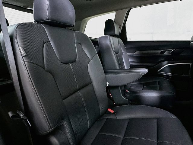 Used 2024 Kia Telluride EX w/ EX Captain's Chair Package AWD/4WD image 30