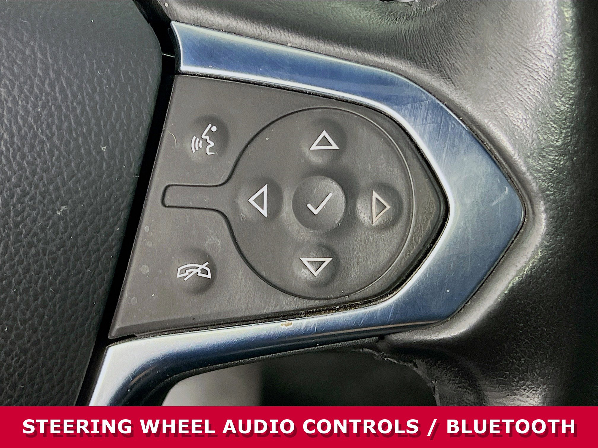 Used 2022 Chevrolet Traverse LT image 15