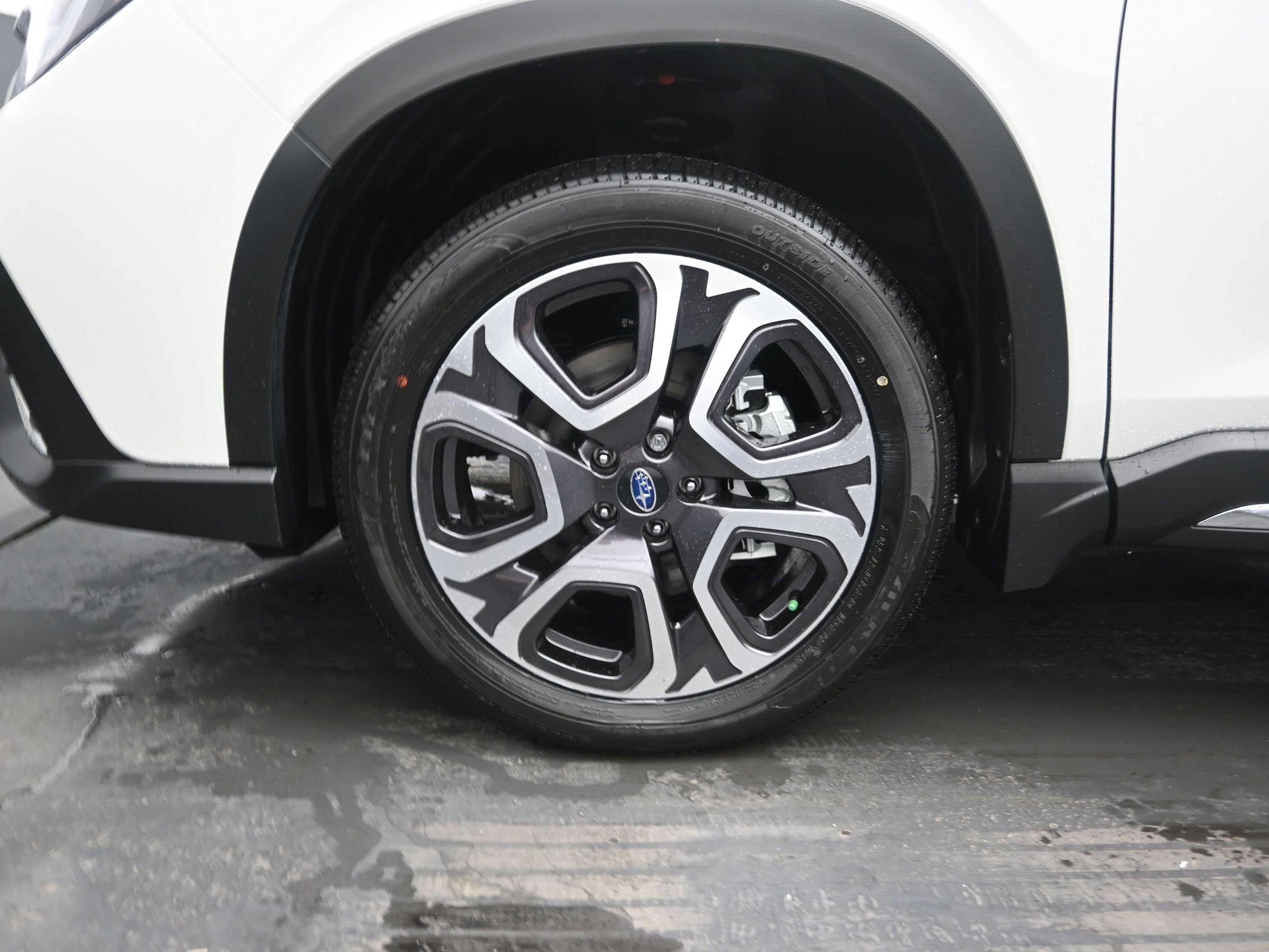 New 2025 Subaru Ascent Limited image 9