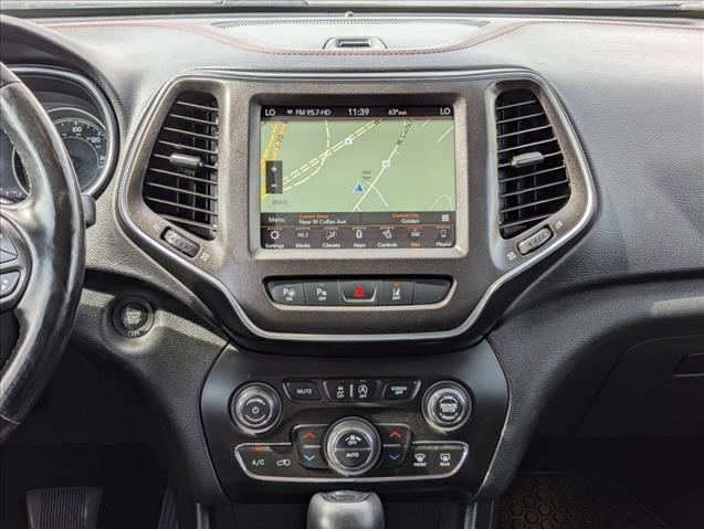 Used 2019 Jeep Cherokee Trailhawk image 15