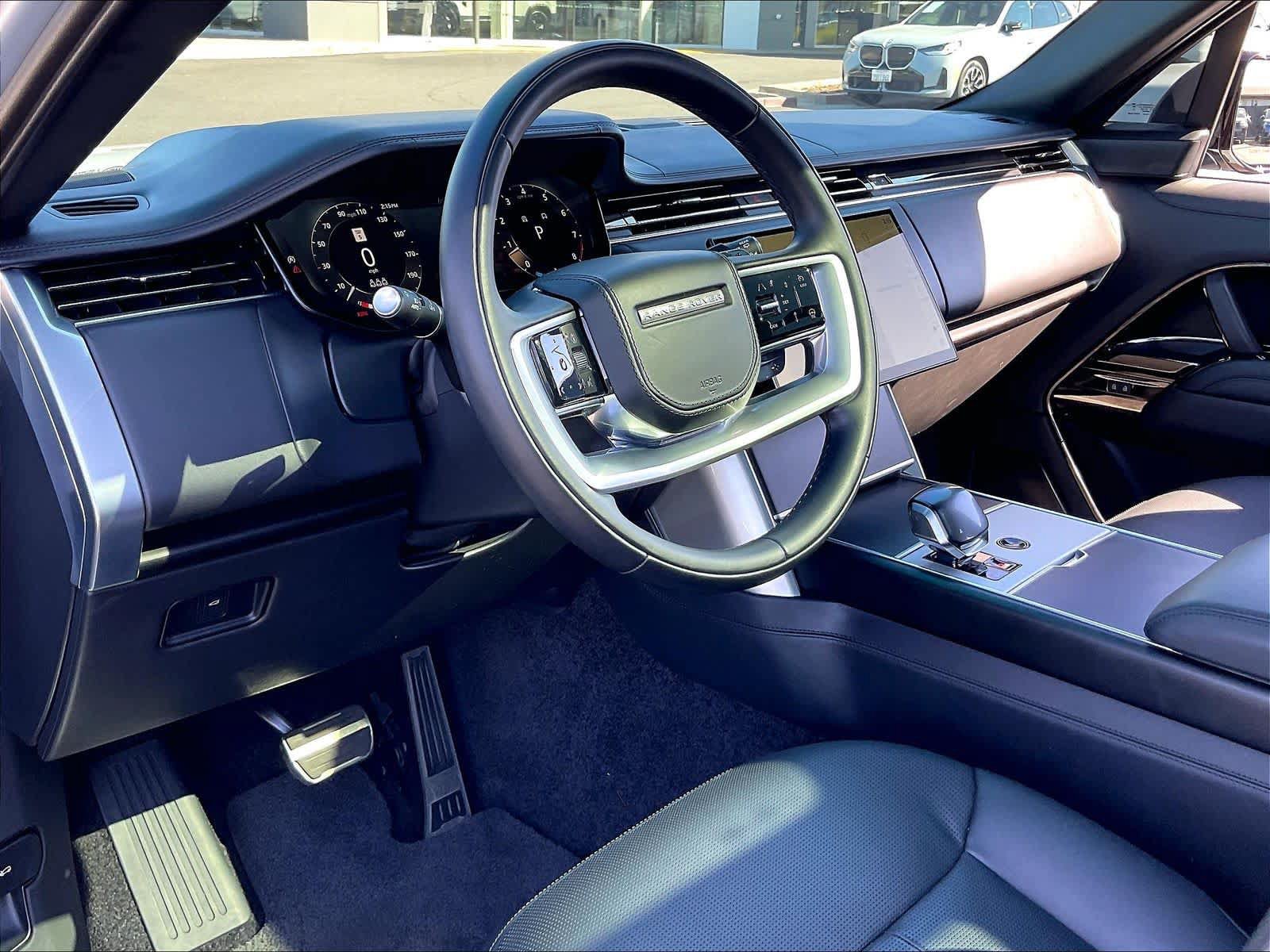 Used 2024 Land Rover Range Rover SV AWD/4WD image 18