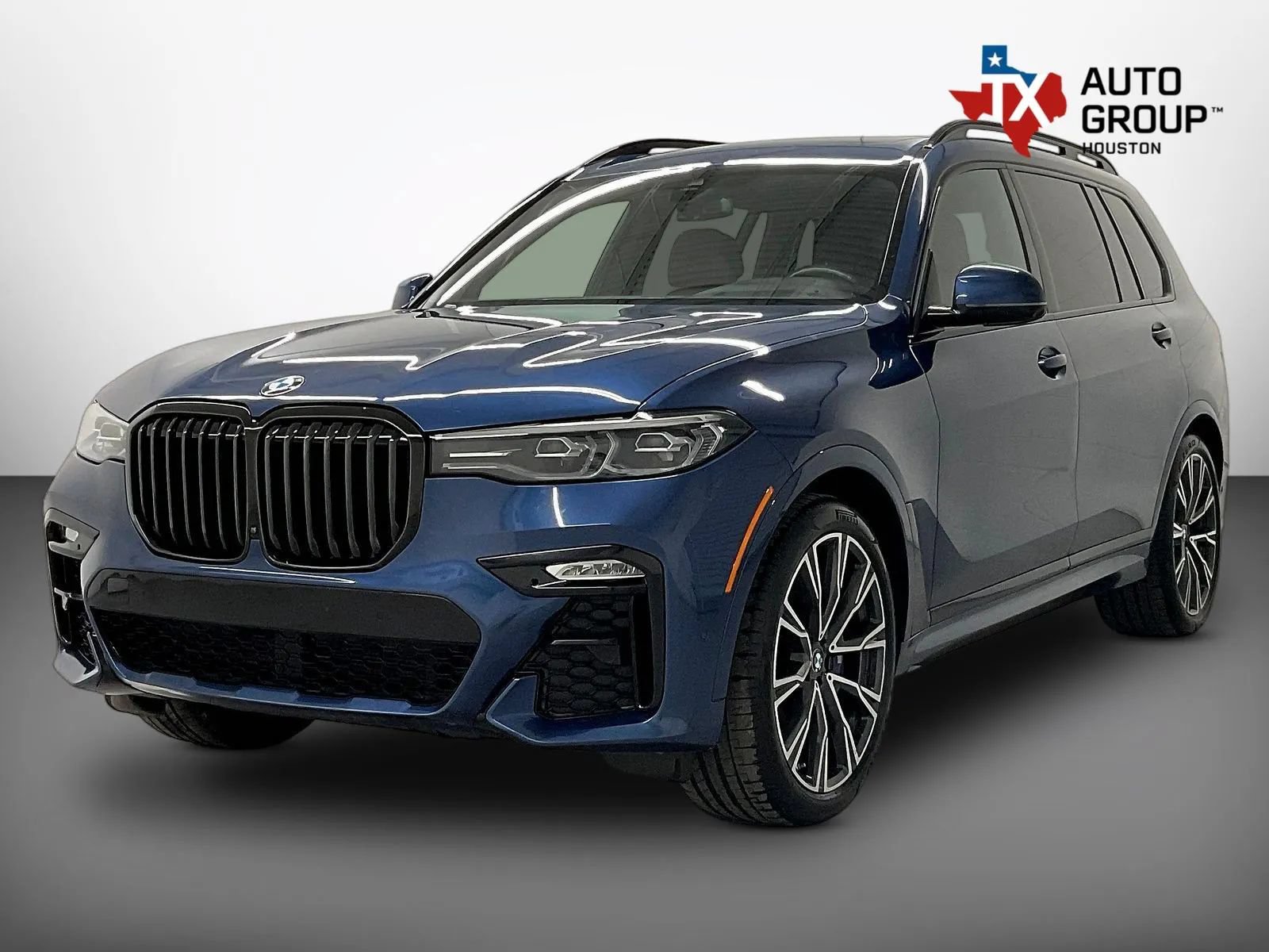 Used 2022 BMW X7 xDrive40i w/ M Sport Package AWD/4WD image 4