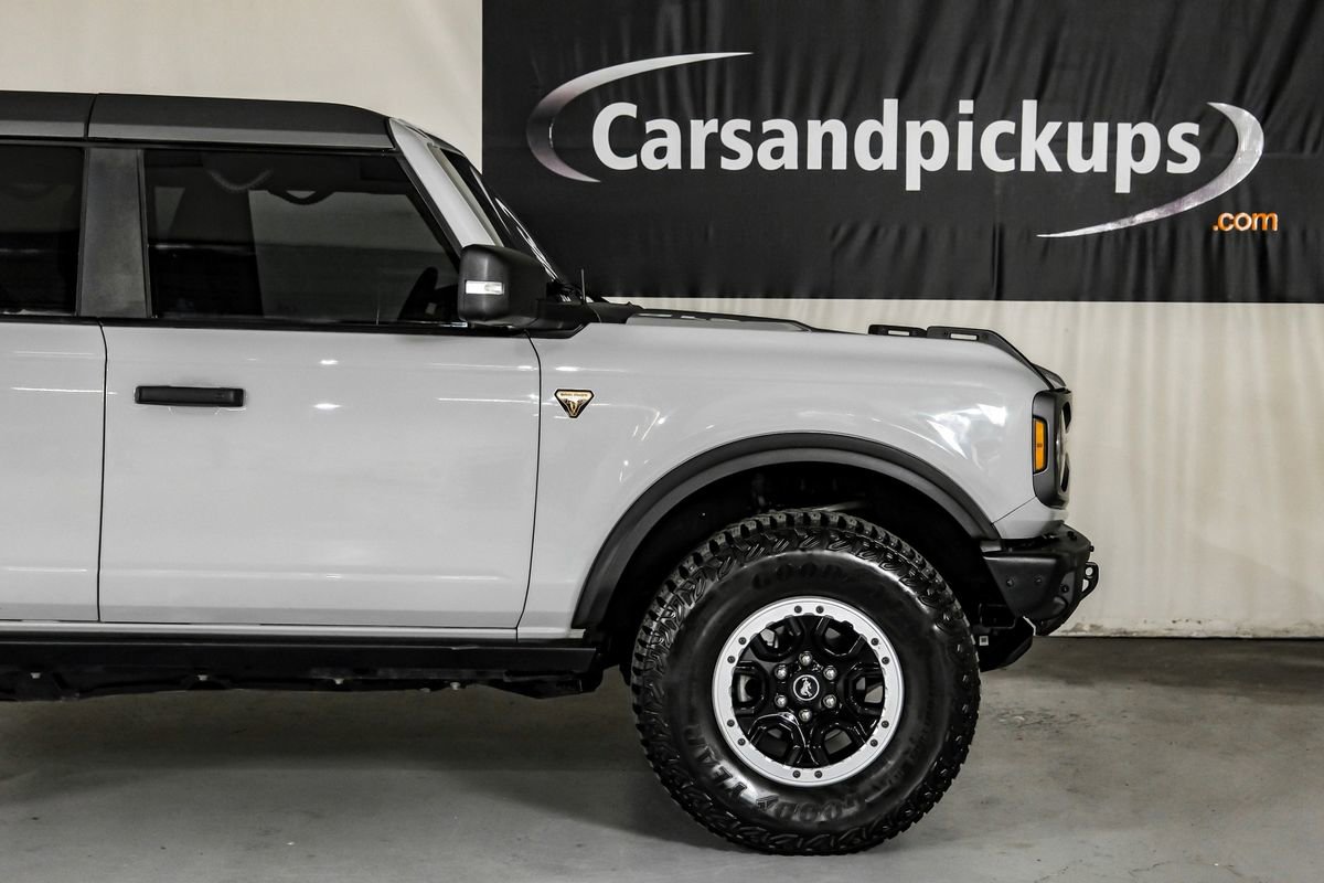 Used 2024 Ford Bronco Badlands image 8