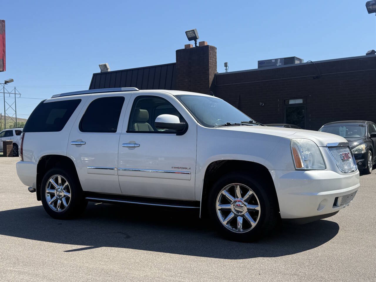 Used 2012 GMC Yukon Denali AWD/4WD image 3