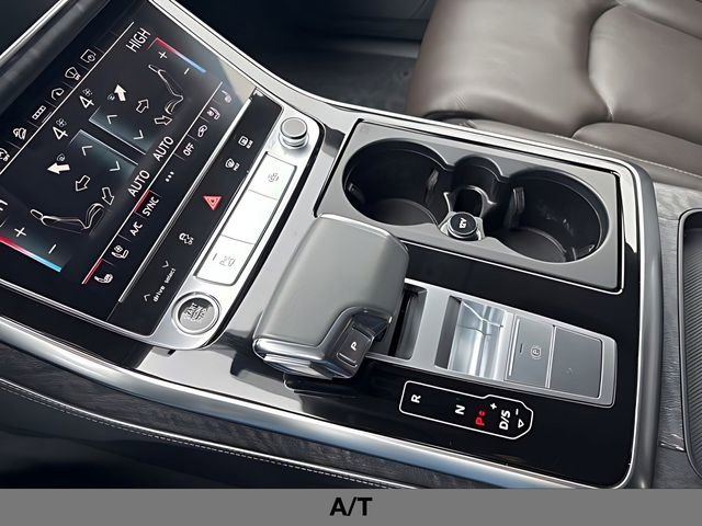 Used 2021 Audi Q8 Prestige w/ Prestige Package image 24