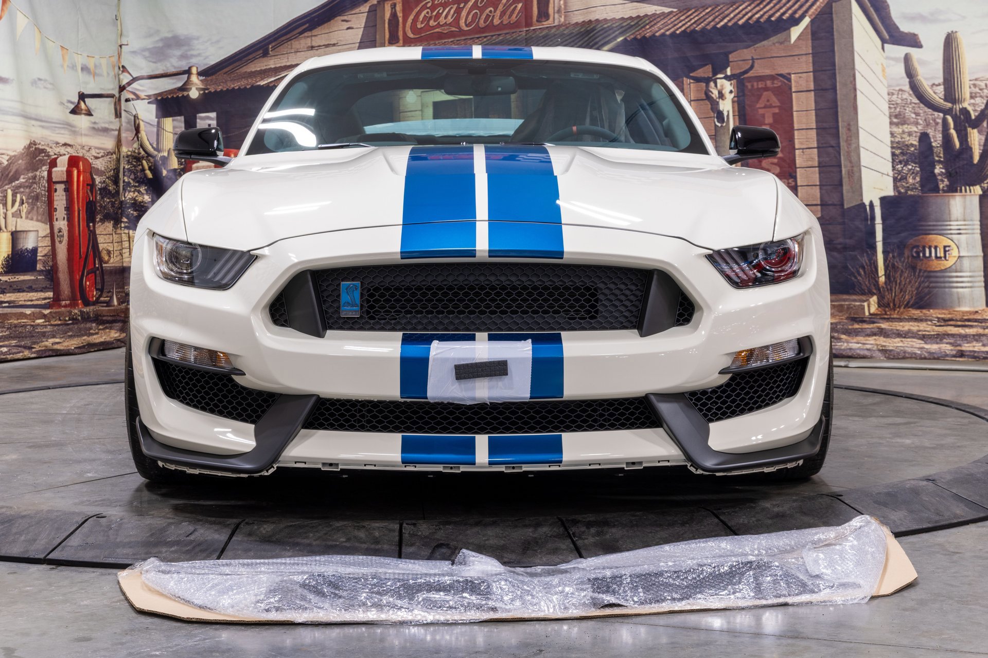 Used 2020 Ford Mustang Shelby GT350R w/ GT350R Equipment Group 920A image 3