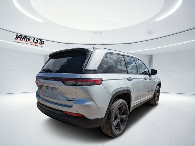 New 2025 Jeep Grand Cherokee Limited w/ Black Appearance Package RWD image 3