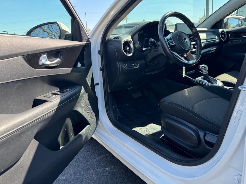 Certified 2019 Kia Forte S image 12