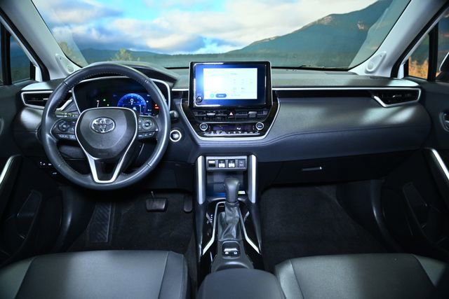Used 2023 Toyota Corolla Cross XLE w/ Convenience Package image 49