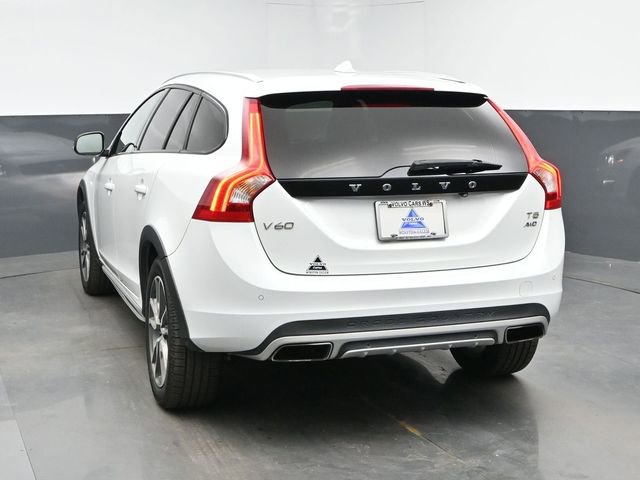 Used 2017 Volvo V60 T5 Cross Country Platinum AWD/4WD image 8
