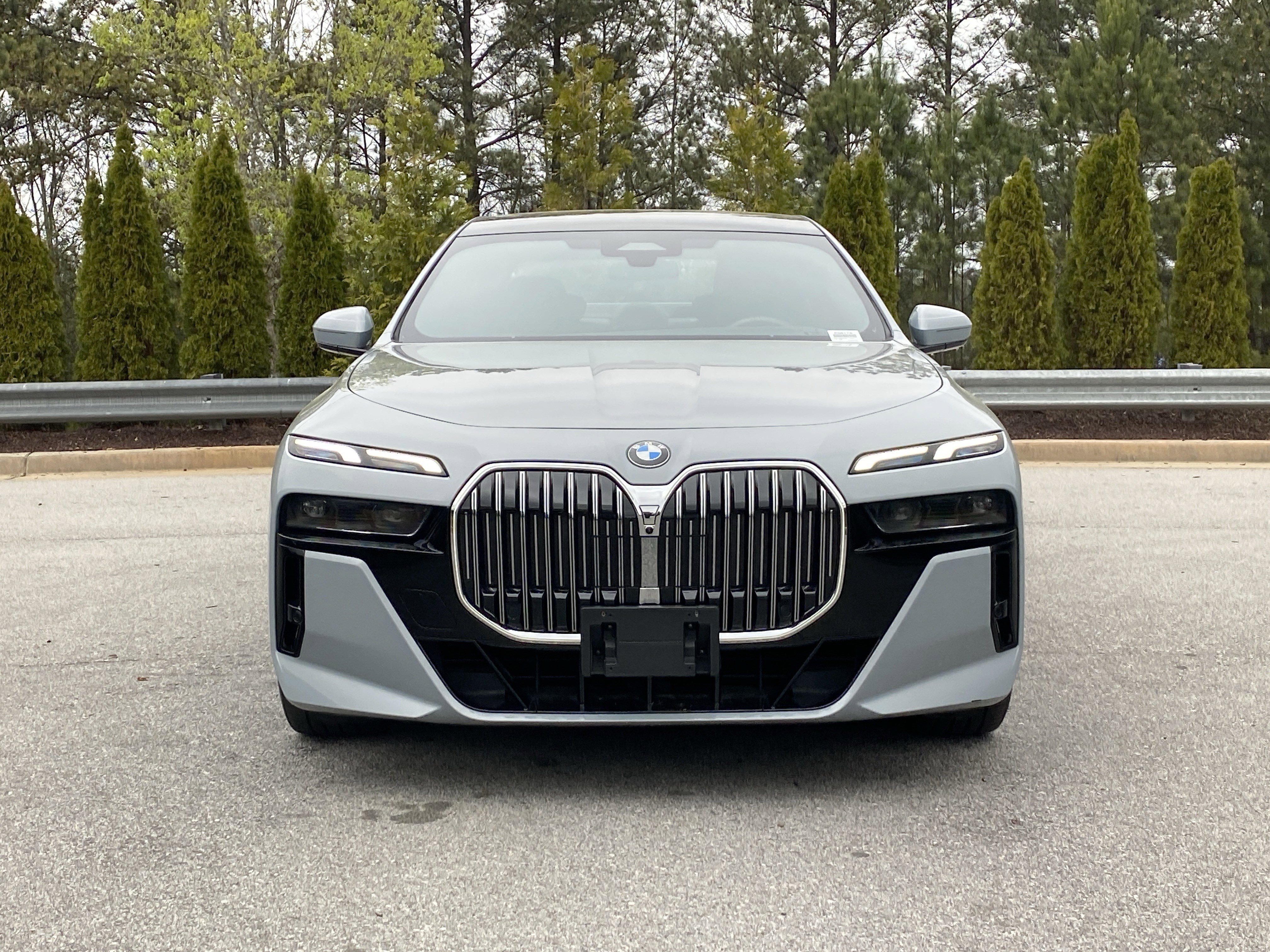 Used 2025 BMW 740i xDrive w/ Premium Package AWD/4WD image 13