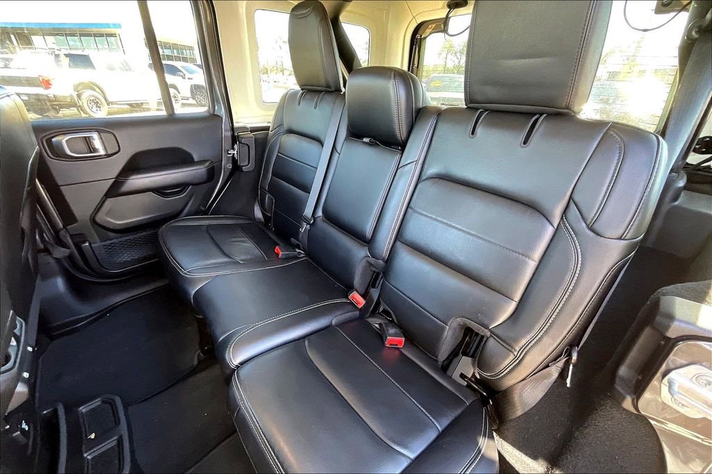 Used 2019 Jeep Wrangler Unlimited Sahara image 19
