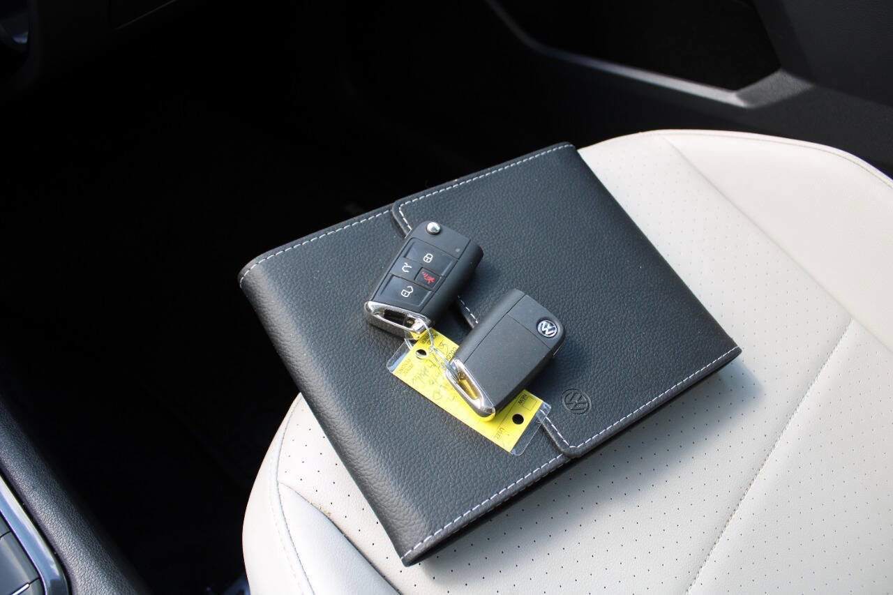 Used 2018 Volkswagen Tiguan SE image 28