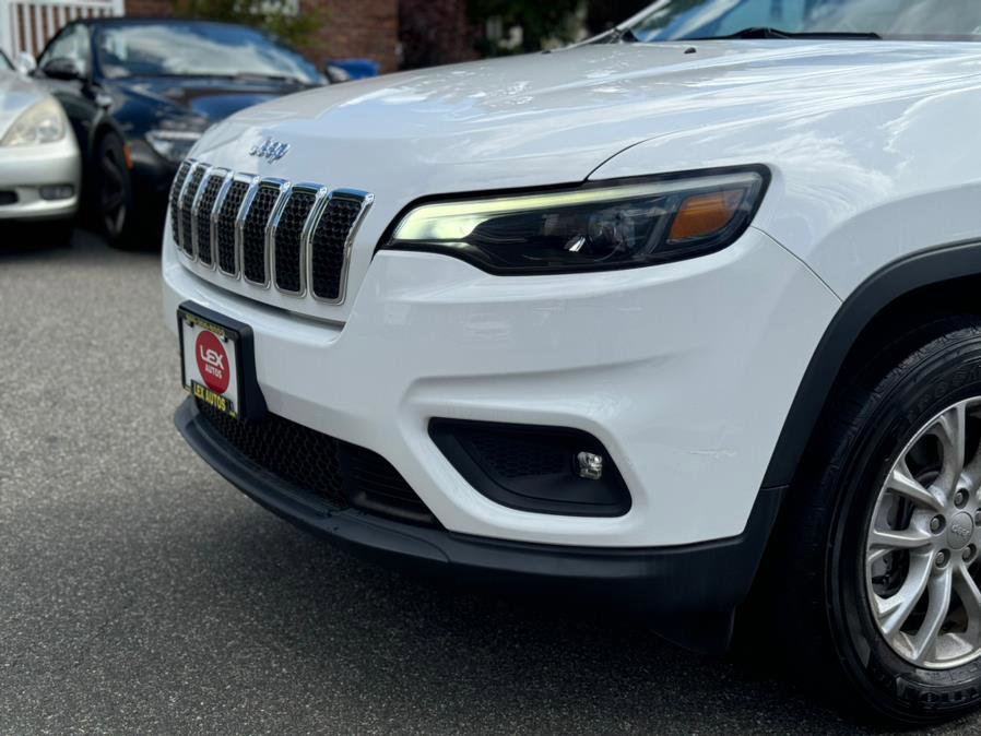 Used 2019 Jeep Cherokee Latitude w/ Cold Weather Group image 9