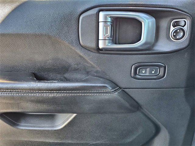 Used 2018 Jeep Wrangler Unlimited Sahara image 18