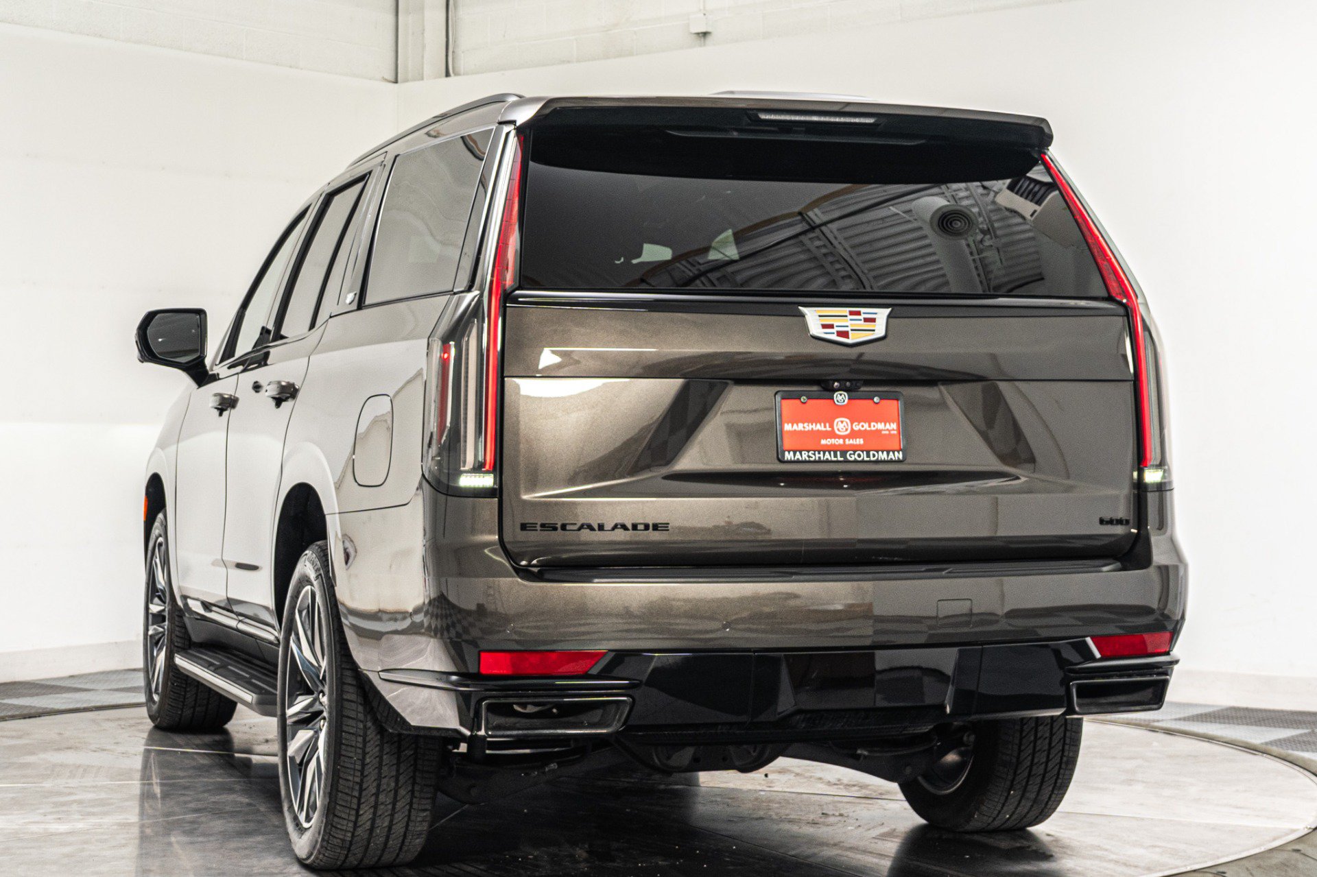 Used 2021 Cadillac Escalade Sport Platinum w/ Heavy-Duty Trailer Package AWD/4WD image 7