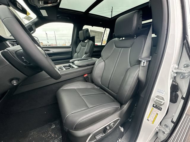 New 2026 Jeep Grand Wagoneer L Limited AWD/4WD image 13
