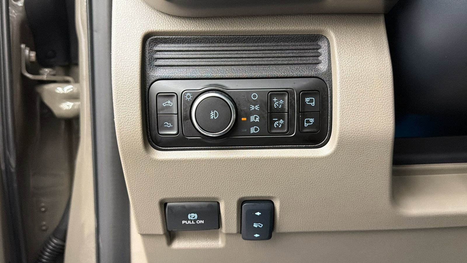 Used 2026 Ford F450 Platinum w/ Platinum Plus Package image 32