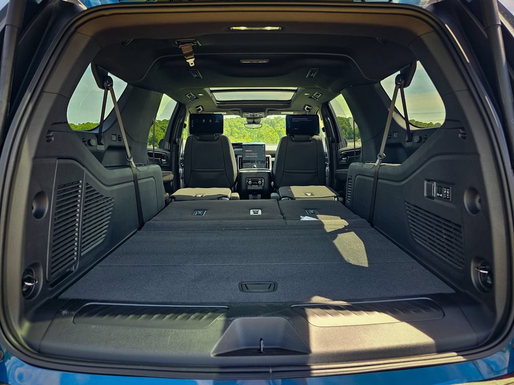 New 2026 GMC Yukon XL Elevation w/ Elevation Premium Package AWD/4WD image 38