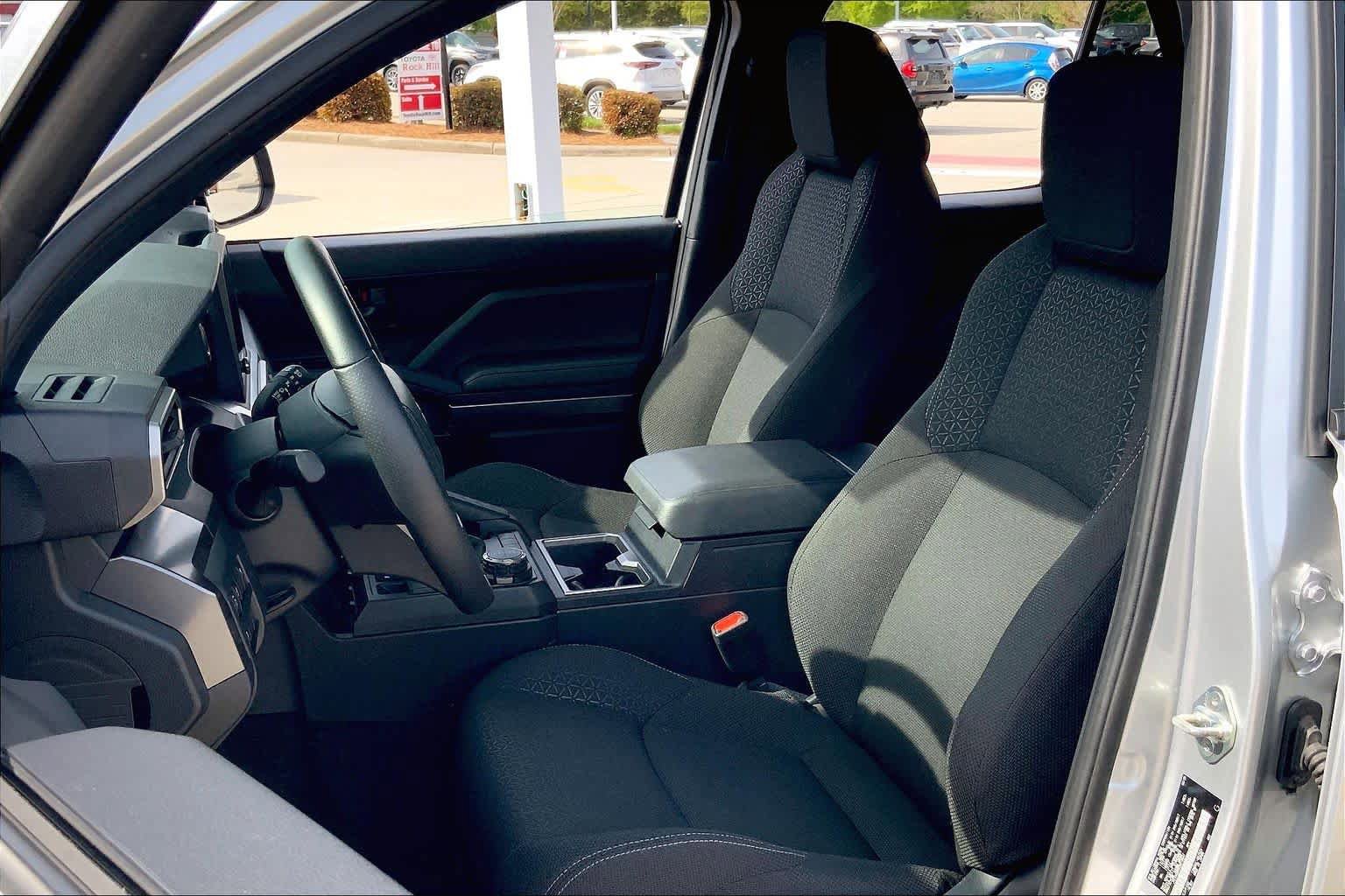 Used 2025 Toyota 4Runner SR5 AWD/4WD image 8