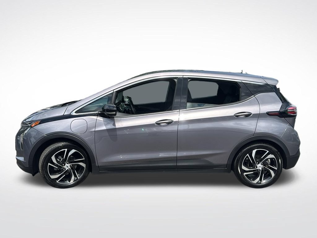 Used 2023 Chevrolet Bolt LT w/ Infotainment Package FWD image 4