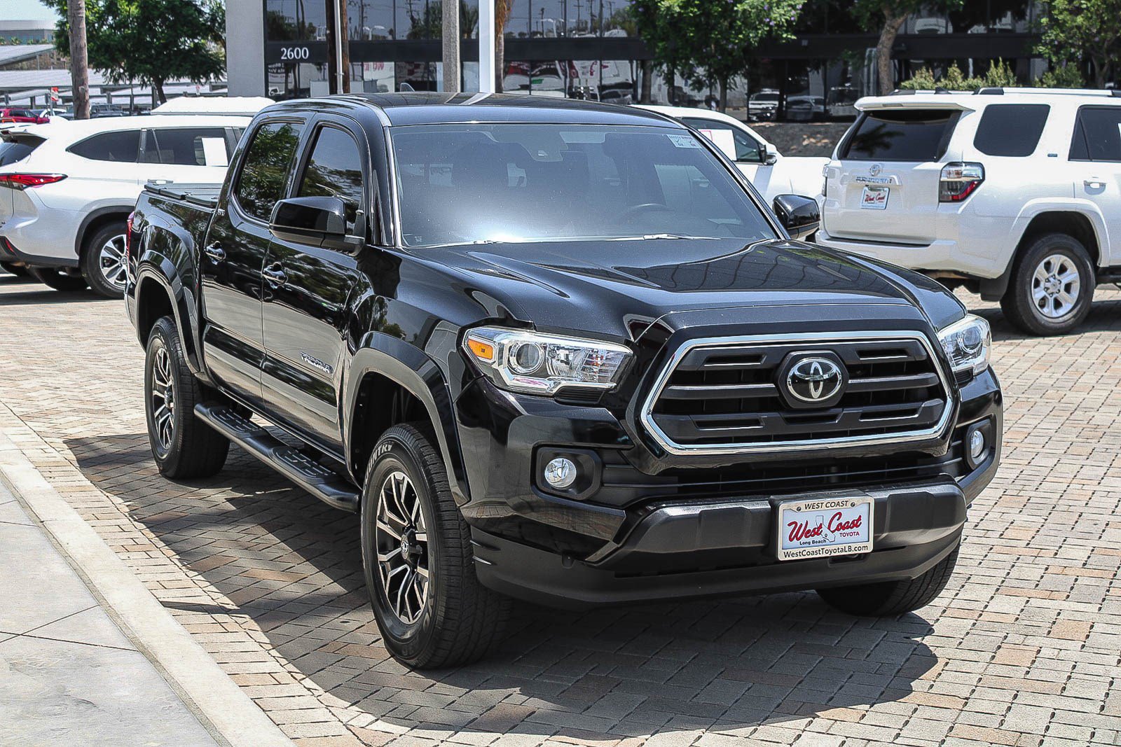 Used 2018 Toyota Tacoma SR5 RWD image 3