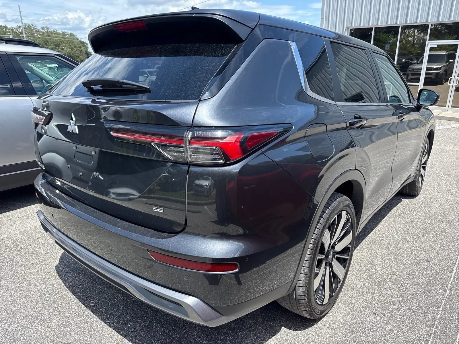 Used 2025 Mitsubishi Outlander AWD image 7
