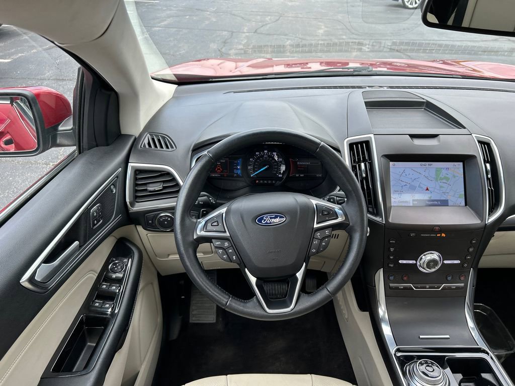 Used 2020 Ford Edge Titanium w/ Equipment Group 301A AWD/4WD image 28