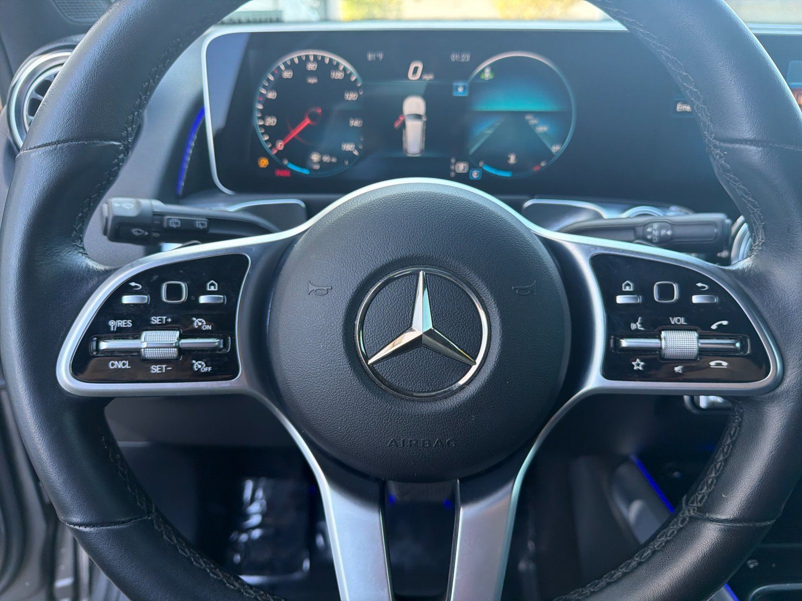 Used 2021 Mercedes-Benz GLB 250 4MATIC image 27