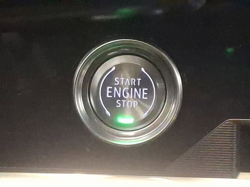 Used 2024 Chevrolet Corvette Stingray Preferred Cpe w/ 2LT image 24