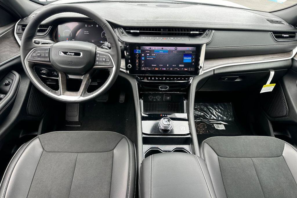 New 2026 Jeep Grand Cherokee L 2WD image 13