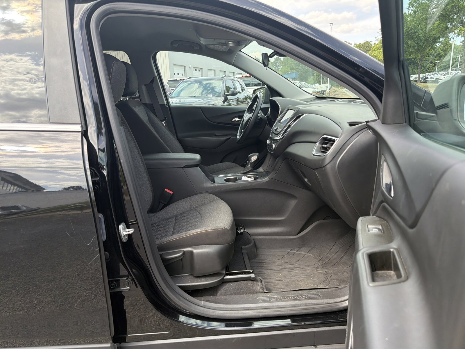 Used 2022 Chevrolet Equinox LT AWD/4WD image 32