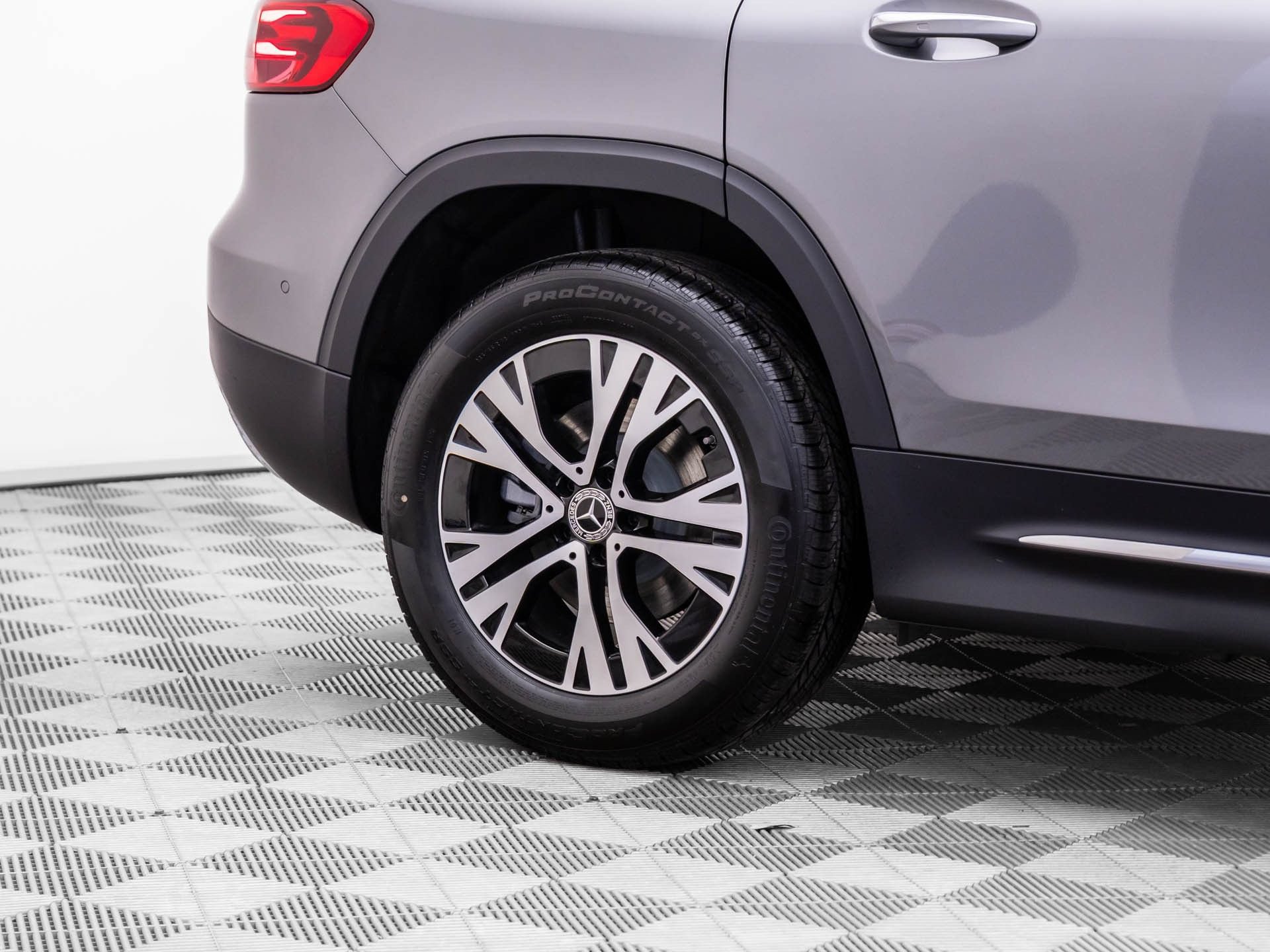 New 2026 Mercedes-Benz GLB 250 4MATIC image 37