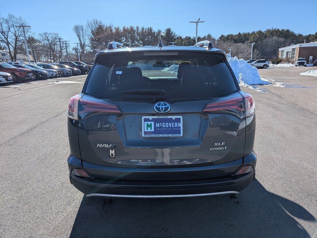 Used 2018 Toyota RAV4 XLE image 4
