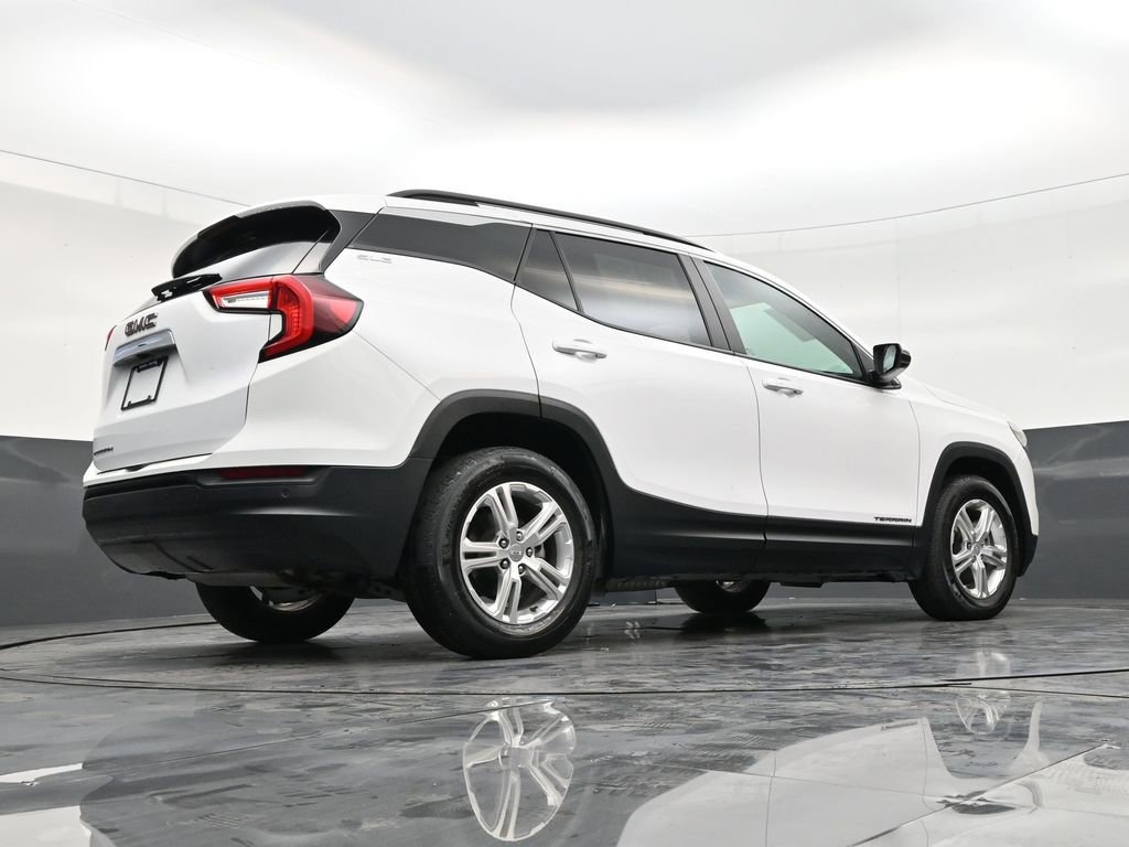 Used 2023 GMC Terrain SLE w/ Driver Convenience Package image 25