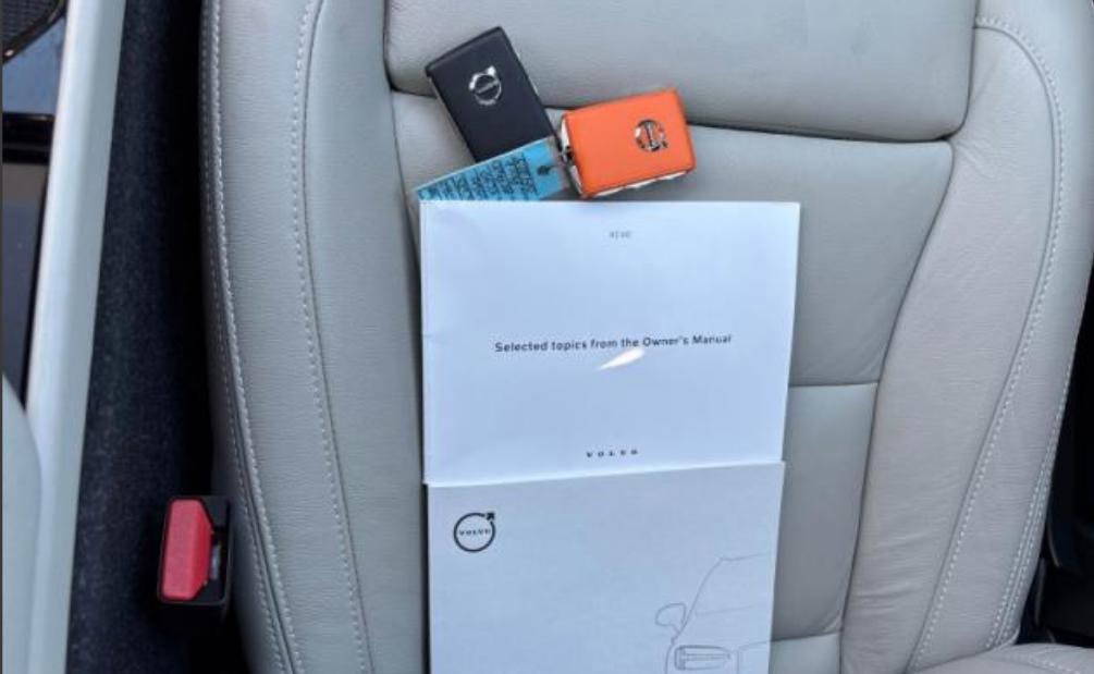 Used 2023 Volvo XC40 B5 Plus w/ Driver Assist Package image 15