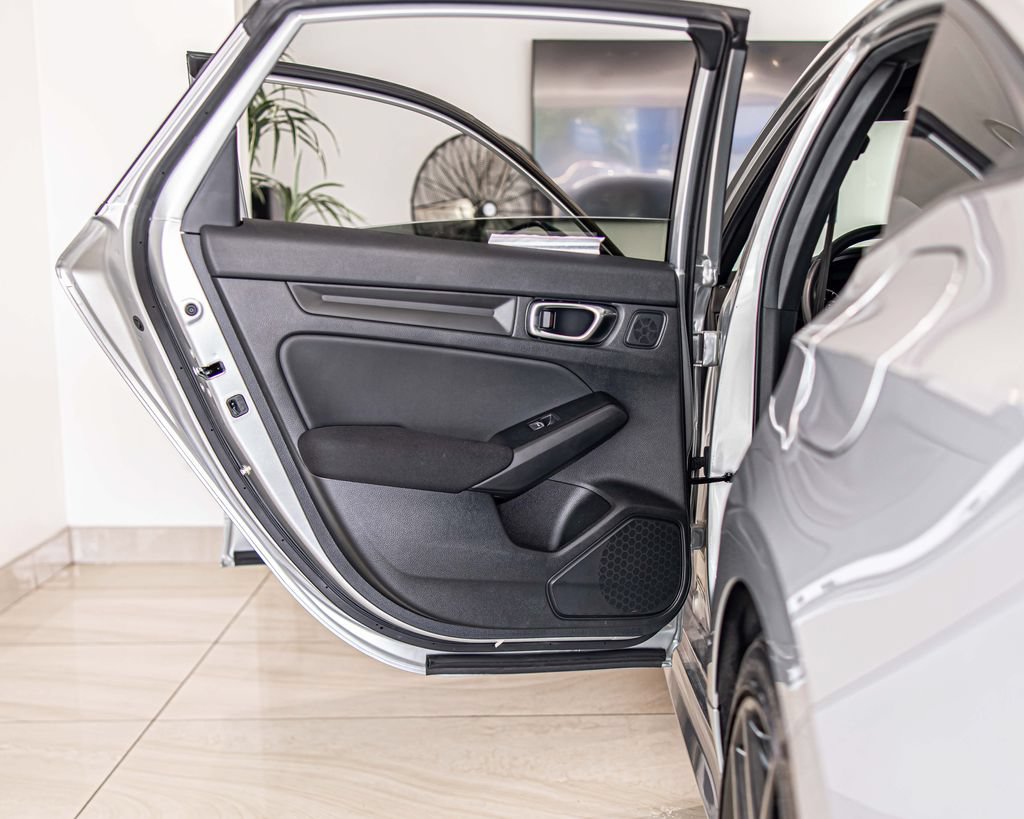 Used 2025 Honda Civic Sport image 31