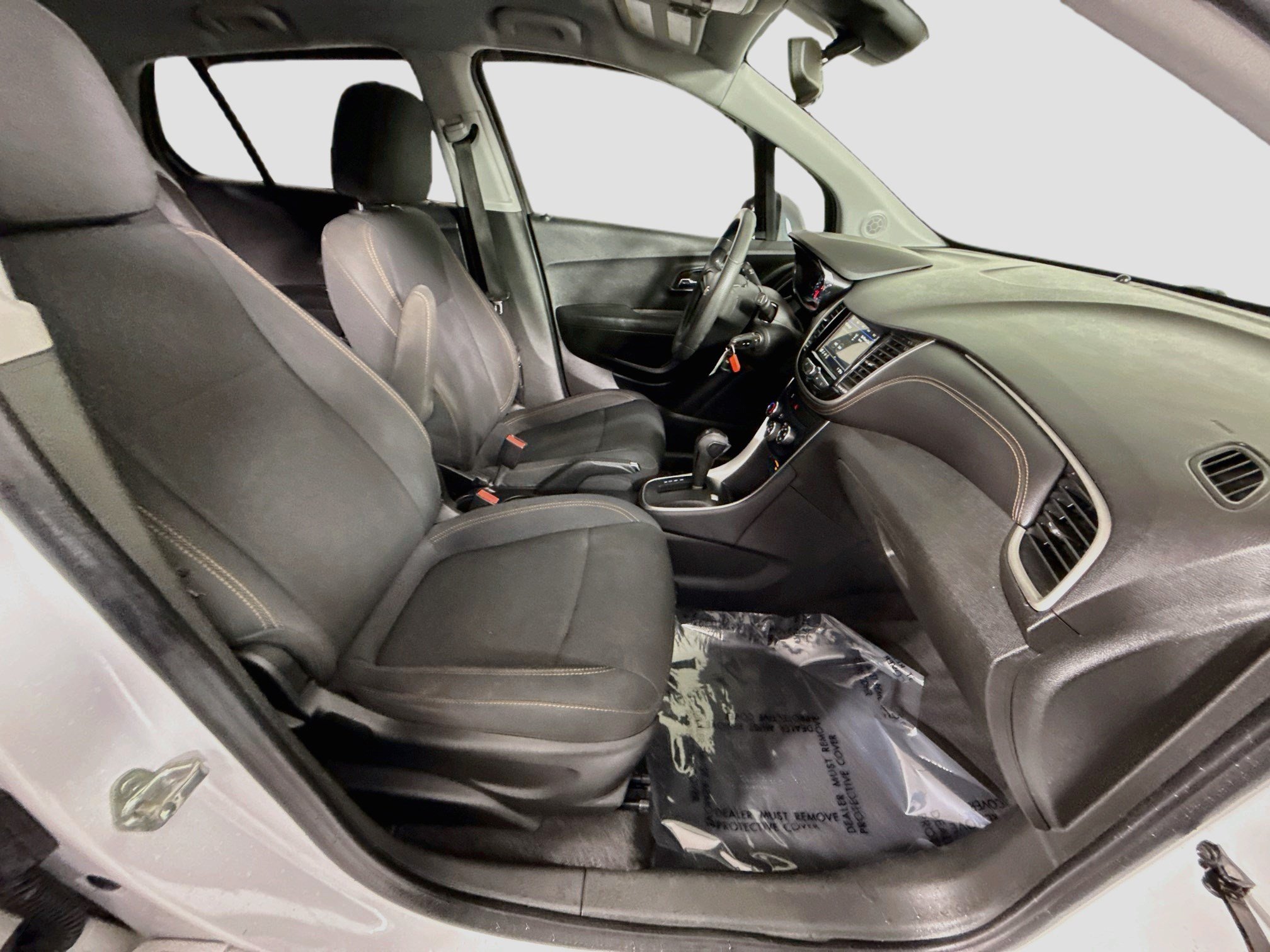 Used 2019 Chevrolet Trax LS FWD image 27