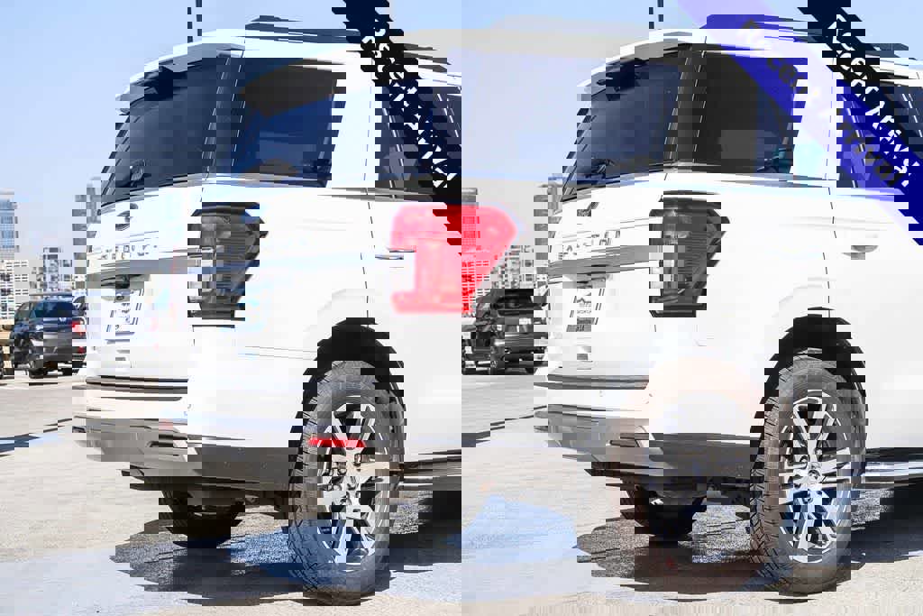 Used 2022 Ford Expedition XLT RWD image 9