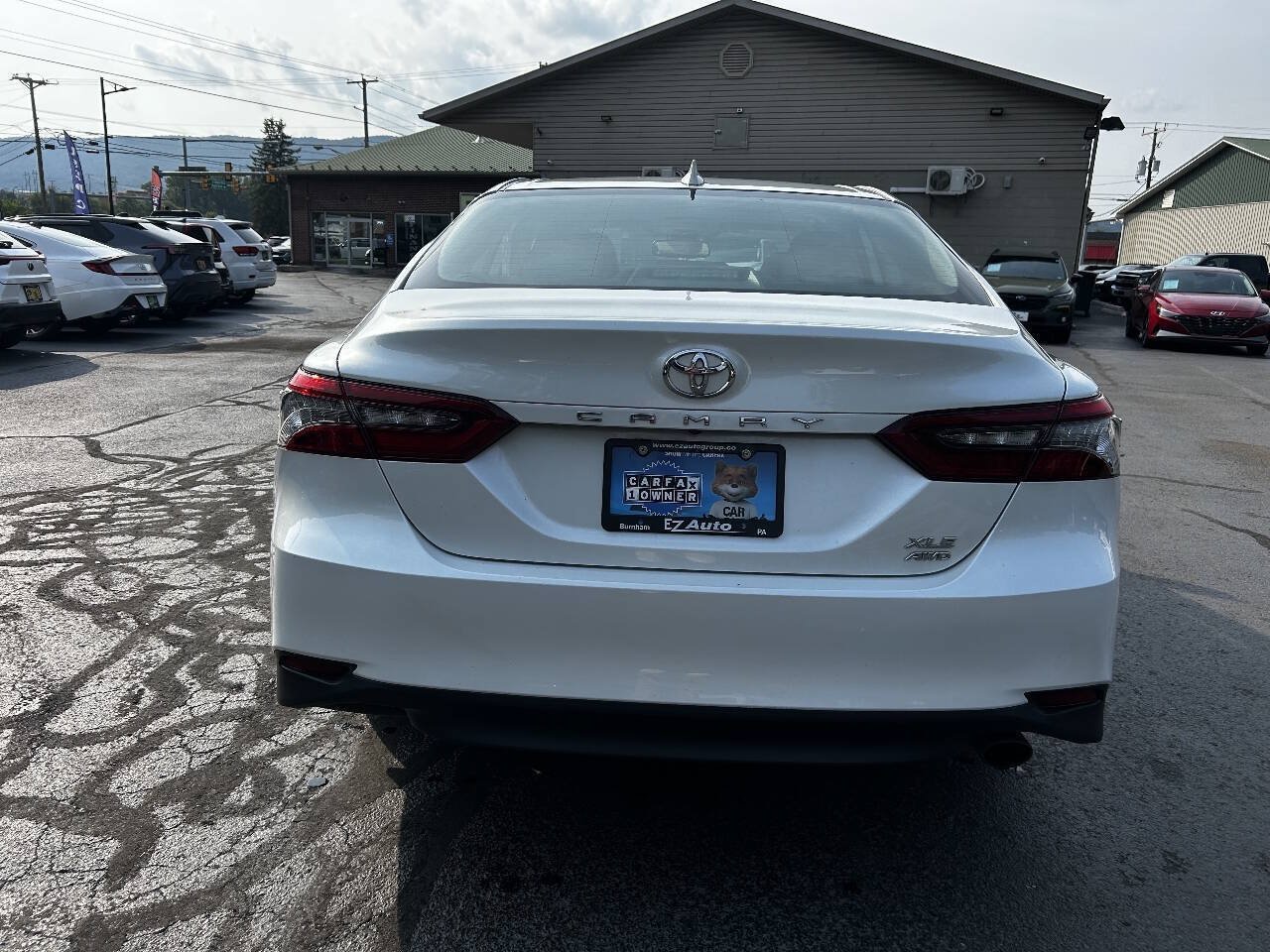 Used 2021 Toyota Camry XLE AWD/4WD image 8