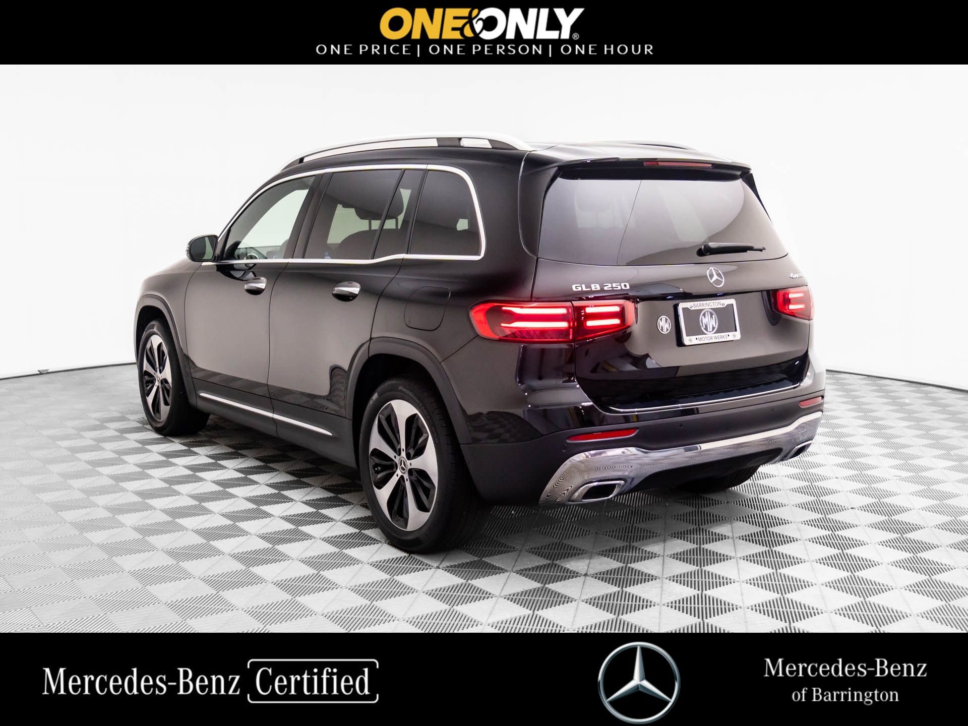 Certified 2024 Mercedes-Benz GLB 250 4MATIC w/ Exclusive Package image 3
