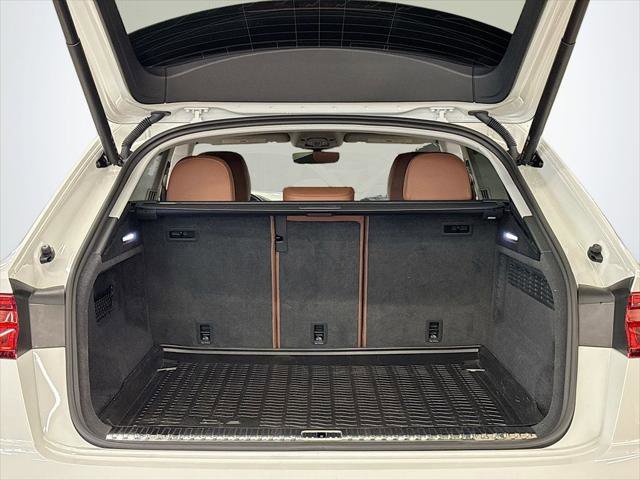 Certified 2022 Audi Q8 Premium Plus AWD/4WD image 22